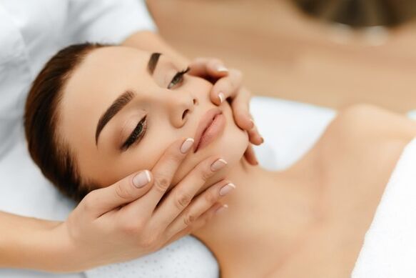 Plasma facial rejuvenation can be combined with a massage after the skin heals